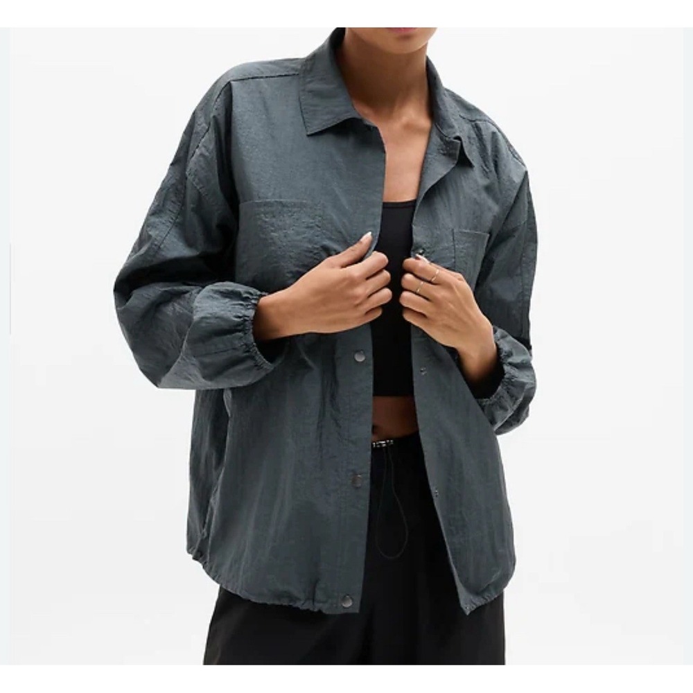 Athleta Lunar Sheen Snap Shirt Large Pockets‎ Lightweight Size Large Dark Rinse
